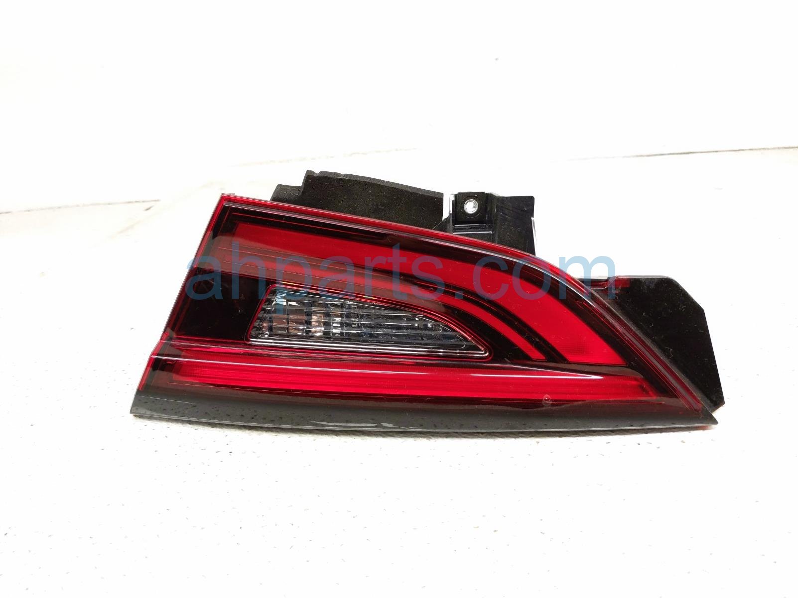 2019 Honda Insight Light / Rear Passenger Tail Lamp (on Gate) 34150 TXM A01 Replacement 2019 Honda Insight Light / Rear Passenger Tail Lamp (on Gate) 34150 TXM A01 Replacement thumbnail