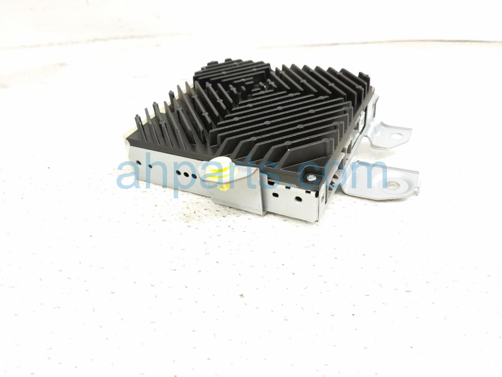 2019 Honda Insight Audio Amplifier Front Right 39186 TXM A01 Replacement 2019 Honda Insight Audio Amplifier Front Right 39186 TXM A01 Replacement thumbnail