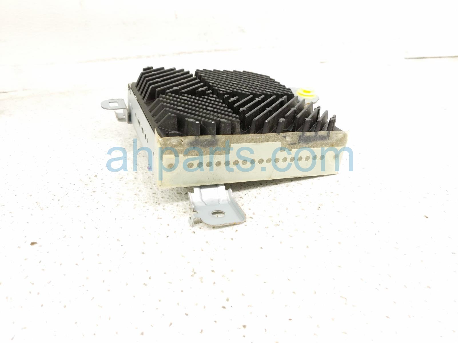 2019 Honda Insight Audio Amplifier Front Right 39186 TXM A01 Replacement 2019 Honda Insight Audio Amplifier Front Right 39186 TXM A01 Replacement thumbnail