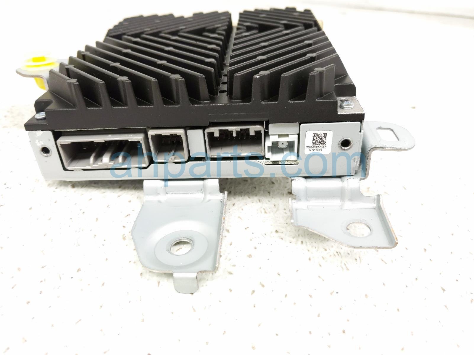 2019 Honda Insight Audio Amplifier Front Right 39186 TXM A01 Replacement 2019 Honda Insight Audio Amplifier Front Right 39186 TXM A01 Replacement thumbnail