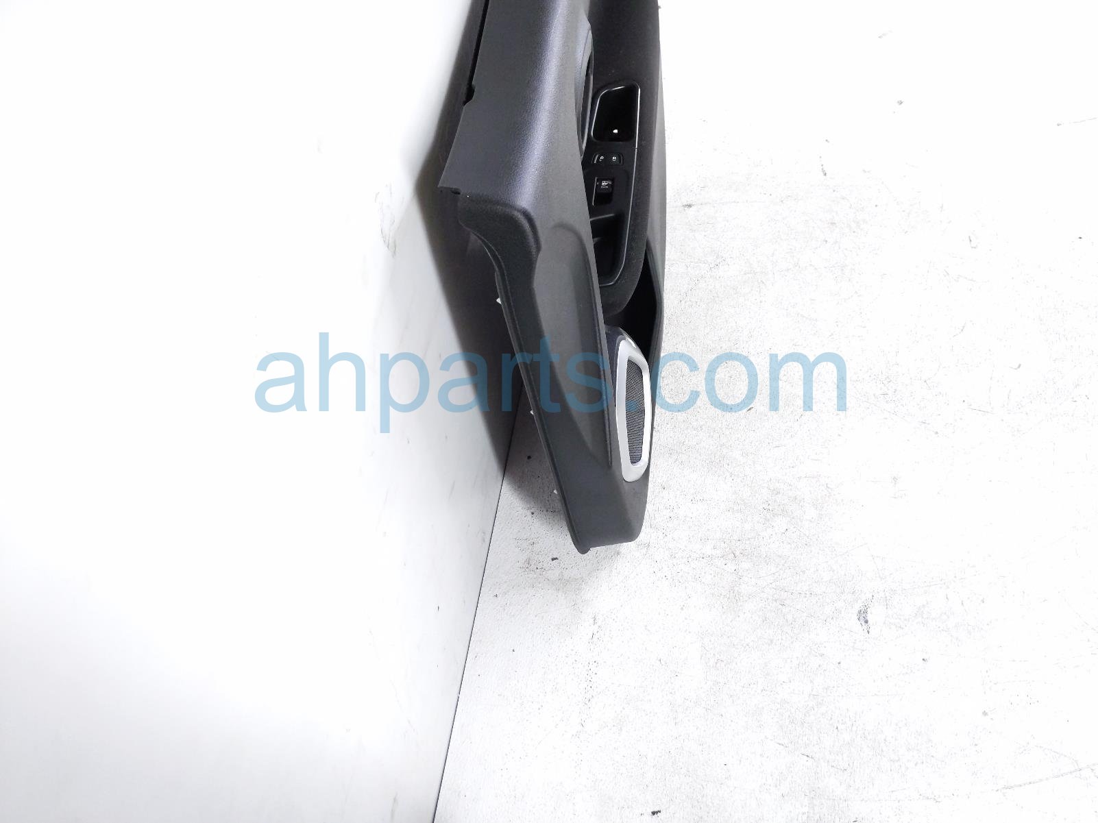 2018 Jeep Renegade Trim / Liner Front Passenger Interior Door Panel Black 6NQ10PVTAA Replacement 2018 Jeep Renegade Trim / Liner Front Passenger Interior Door Panel Black 6NQ10PVTAA Replacement thumbnail