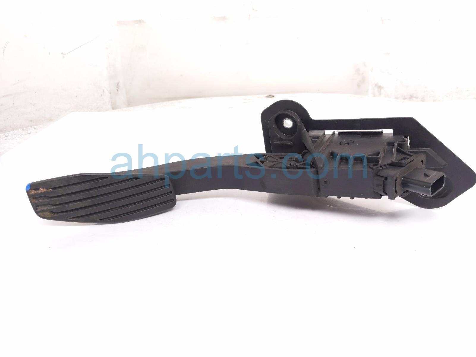 2024 Chevy Silverado 1500 Gas Accelerator Pedal 2.7t 4x2 Fl 84024307 Replacement 2024 Chevy Silverado 1500 Gas Accelerator Pedal 2.7t 4x2 Fl 84024307 Replacement thumbnail