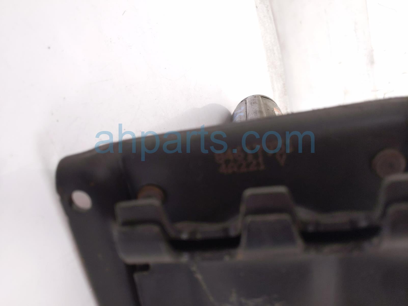 2024 Chevy Silverado 1500 Bottle Jack W/mount Brkt 87854871 Replacement 2024 Chevy Silverado 1500 Bottle Jack W/mount Brkt 87854871 Replacement thumbnail