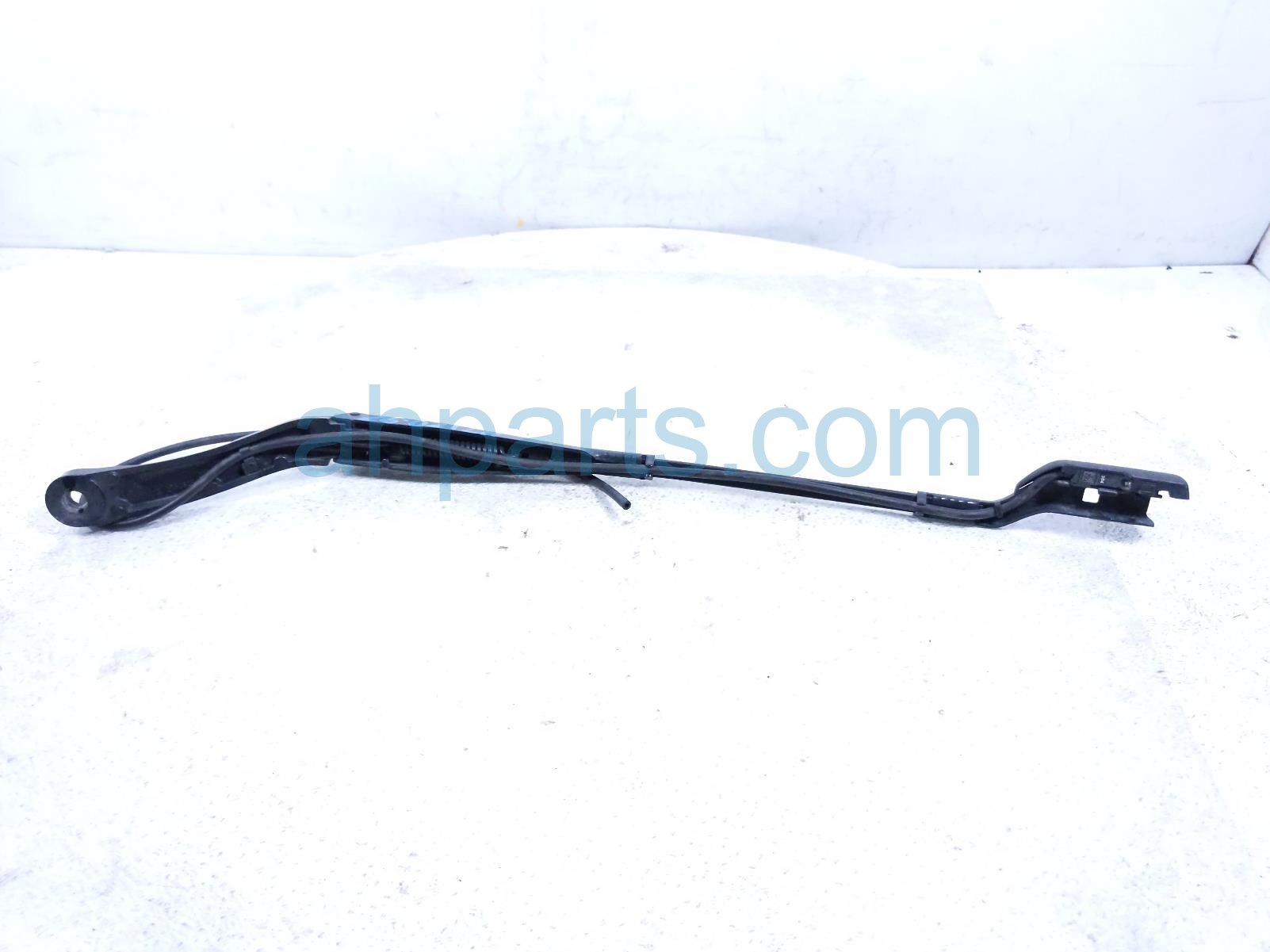 2019 Tesla Tesla 3 Driver Windshield Wiper Arm 076726 00 D Replacement 2019 Tesla Tesla 3 Driver Windshield Wiper Arm 076726 00 D Replacement thumbnail