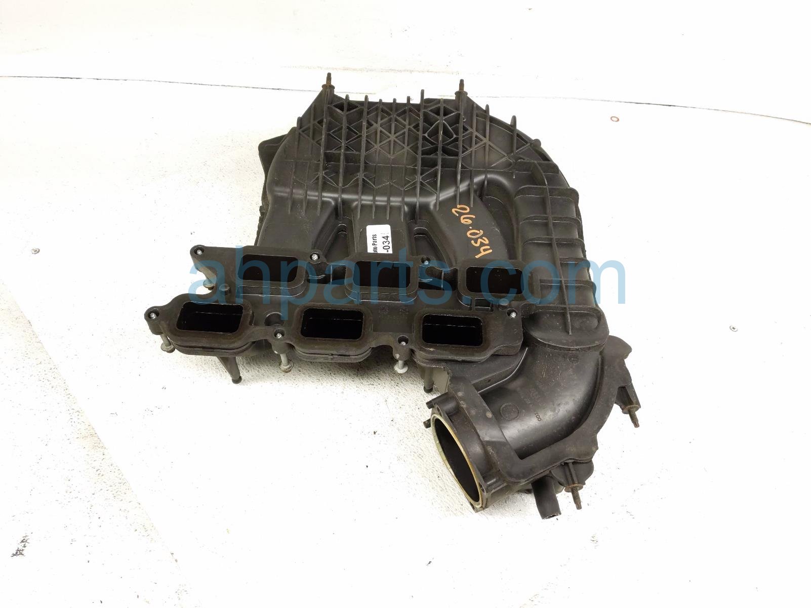 $100 Chrysler UPPER INTAKE MANIFOLD