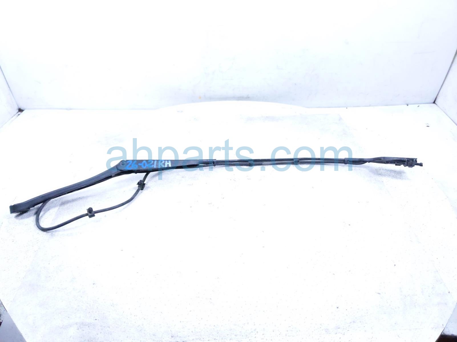 2019 Tesla Tesla 3 Passenger Windshield Wiper Arm 1076727 00 B Replacement 2019 Tesla Tesla 3 Passenger Windshield Wiper Arm 1076727 00 B Replacement thumbnail