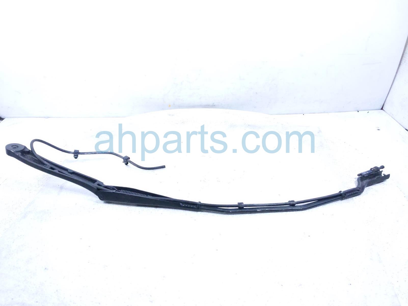 2019 Tesla Tesla 3 Passenger Windshield Wiper Arm 1076727 00 B Replacement 2019 Tesla Tesla 3 Passenger Windshield Wiper Arm 1076727 00 B Replacement thumbnail