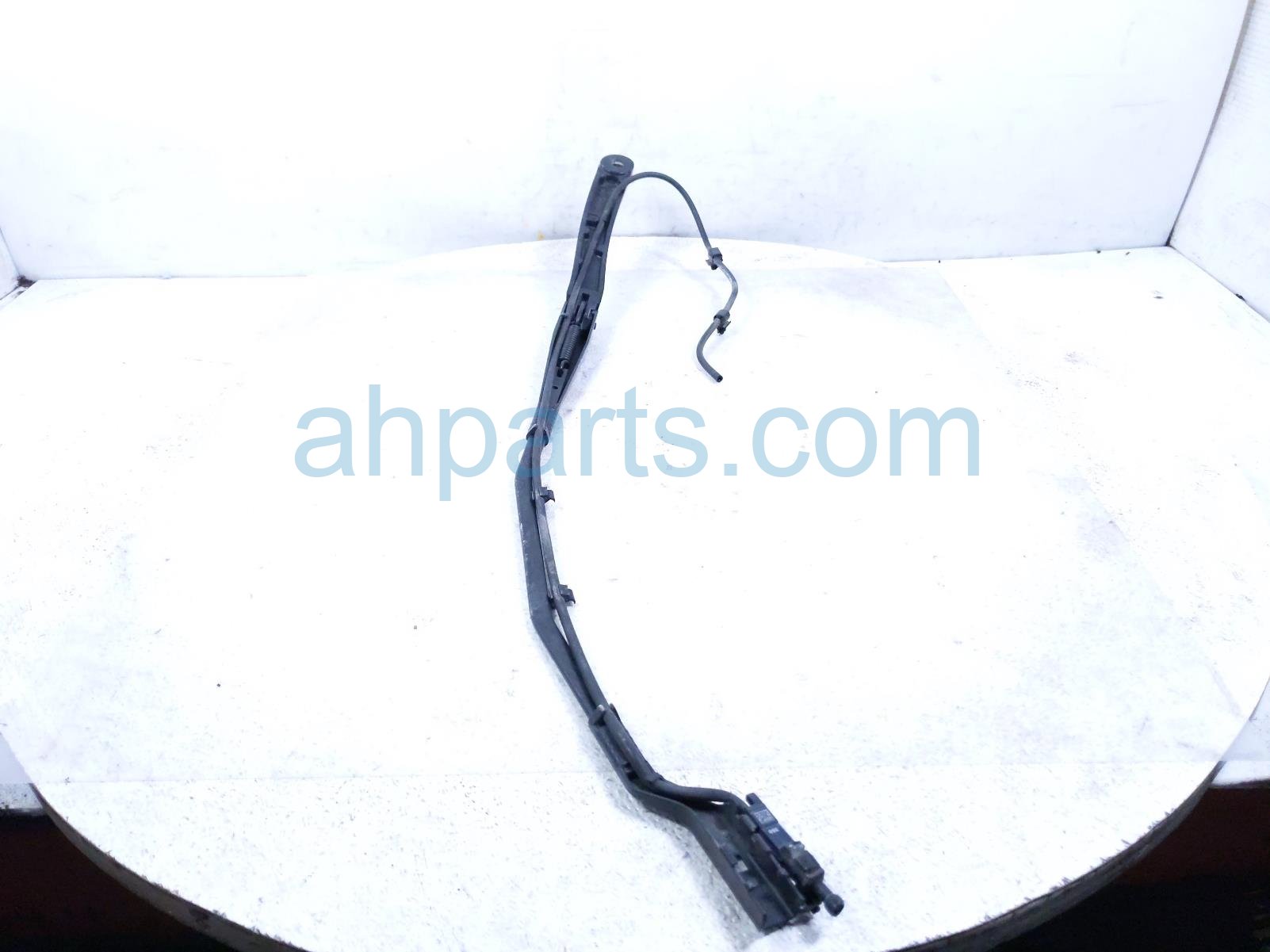 2019 Tesla Tesla 3 Passenger Windshield Wiper Arm 1076727 00 B Replacement 2019 Tesla Tesla 3 Passenger Windshield Wiper Arm 1076727 00 B Replacement thumbnail