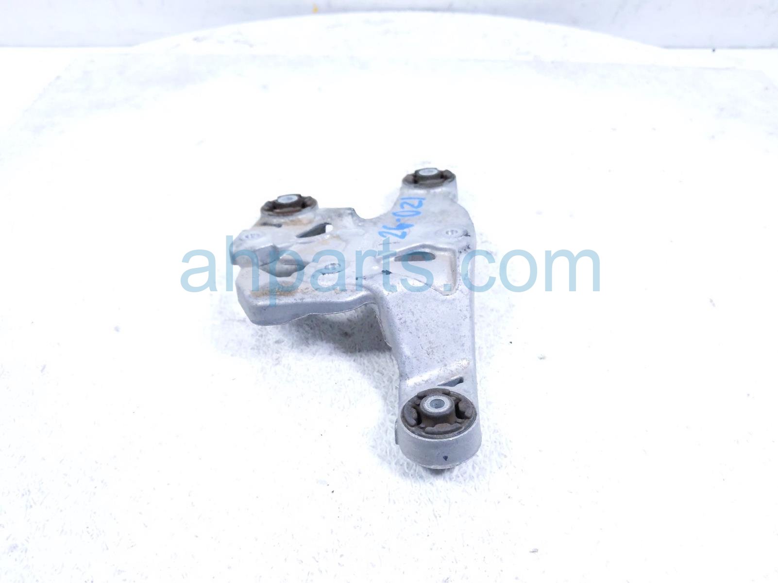 2019 Tesla Tesla 3 Engine/motor Rear Motor Mount Bracket Rwd 1122968 00 B Replacement 2019 Tesla Tesla 3 Engine/motor Rear Motor Mount Bracket Rwd 1122968 00 B Replacement thumbnail