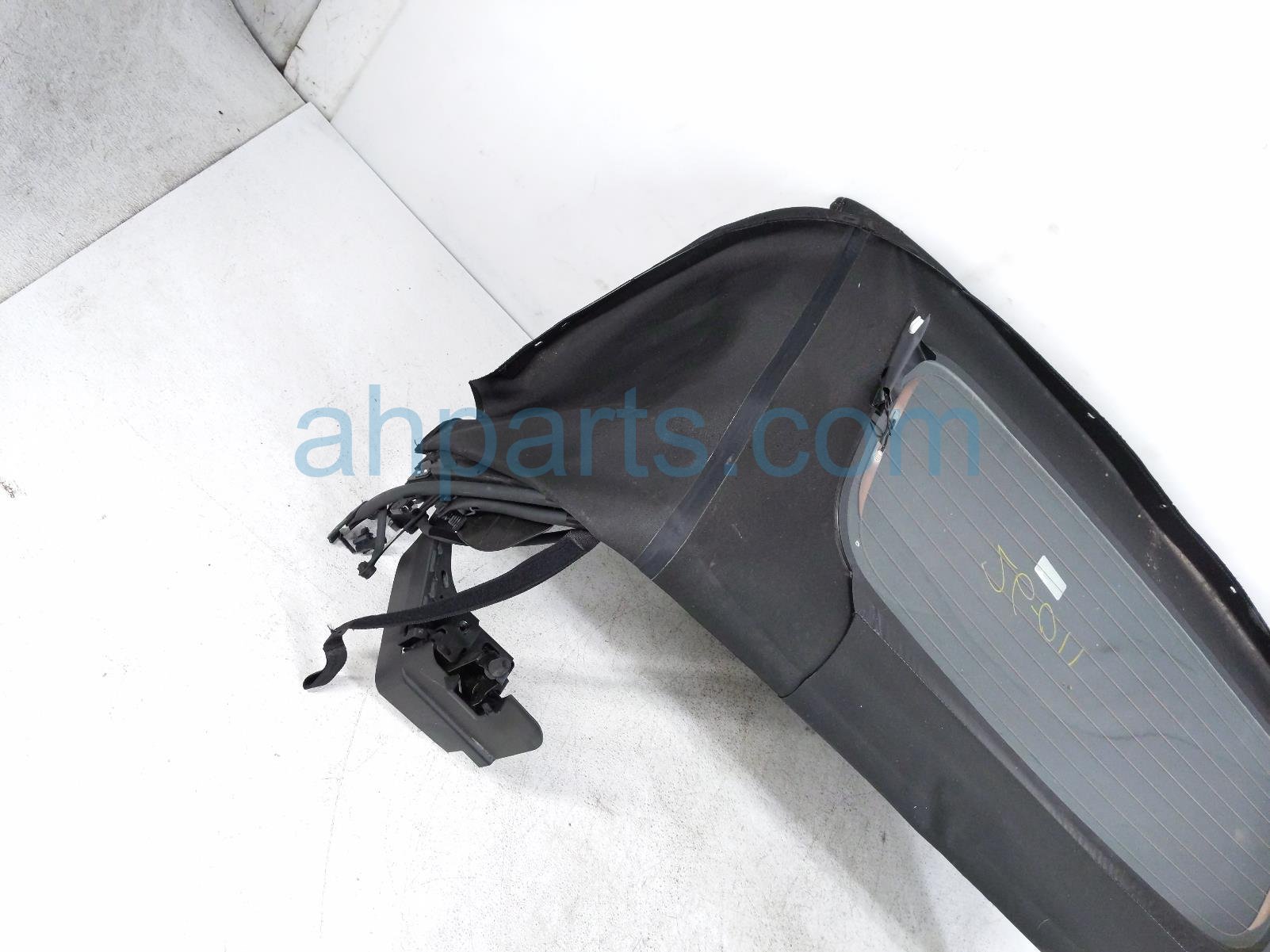 2022 Mazda Miata Conv Top Assy W/frame & Glass N293 R1 020D 02 Replacement 2022 Mazda Miata Conv Top Assy W/frame & Glass N293 R1 020D 02 Replacement thumbnail