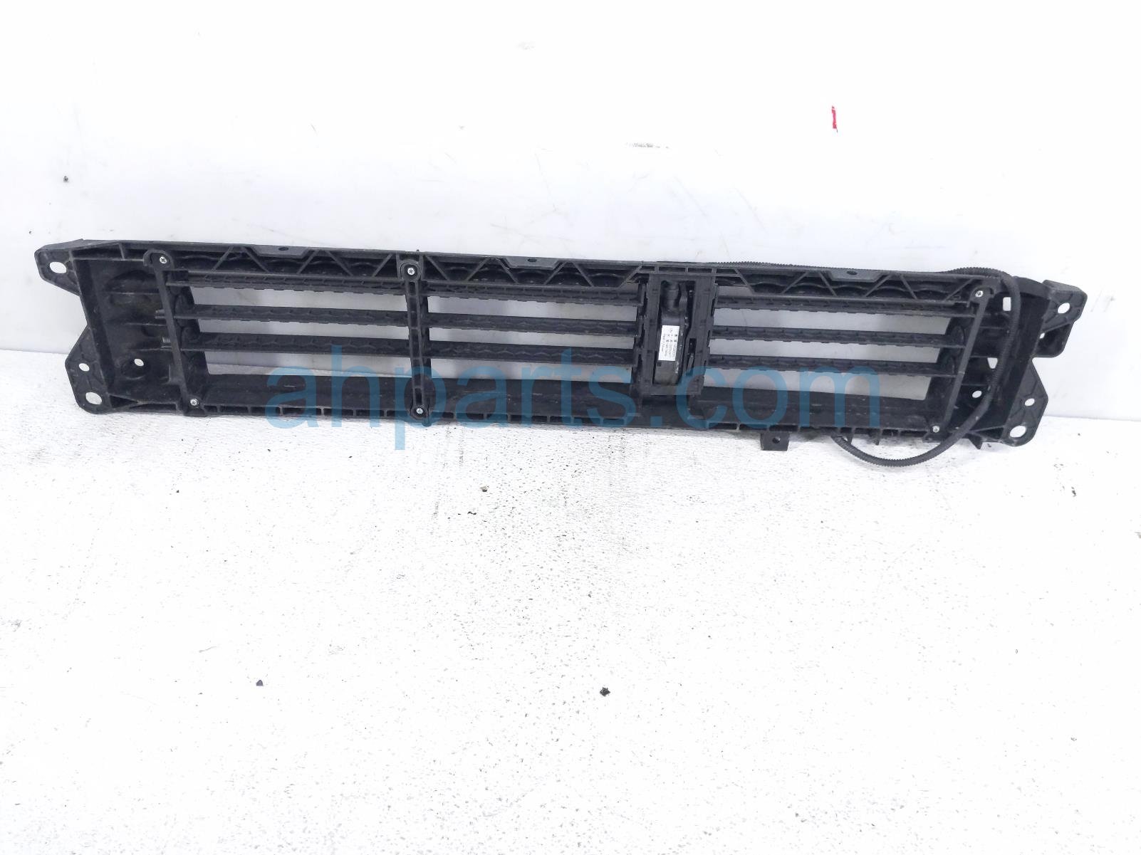 2018 Honda CR V Upper Grille Air Shutter Assy 1.5t 71300 TLA A01 Replacement 2018 Honda CR V Upper Grille Air Shutter Assy 1.5t 71300 TLA A01 Replacement thumbnail