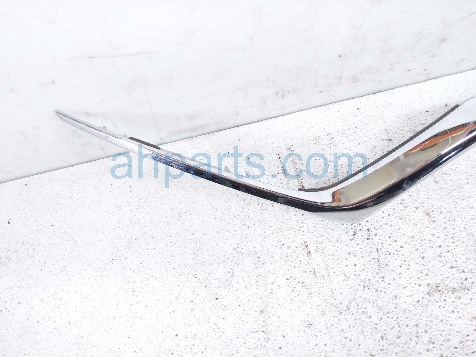 2018 Honda CR V Front Passenger Grille Molding Trim chrome 71123 TLA A00 Replacement 2018 Honda CR V Front Passenger Grille Molding Trim chrome 71123 TLA A00 Replacement thumbnail