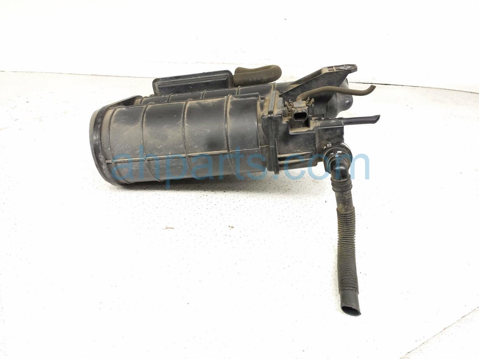 2021 Honda Pilot Fuel Vapor Charcoal Canister 3.5l 17011 TG7 A11 Replacement 2021 Honda Pilot Fuel Vapor Charcoal Canister 3.5l 17011 TG7 A11 Replacement thumbnail