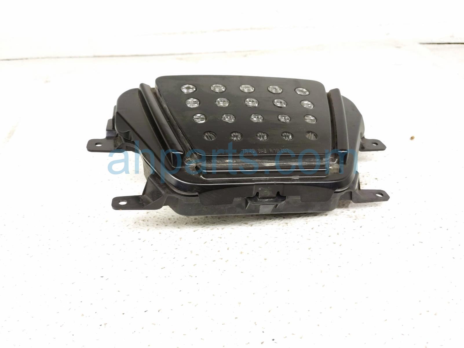 2021 Toyota Gr Supra High Mounted Center Light / Rear Backup Lamp Assy 81480 WAA02 Replacement 2021 Toyota Gr Supra High Mounted Center Light / Rear Backup Lamp Assy 81480 WAA02 Replacement thumbnail