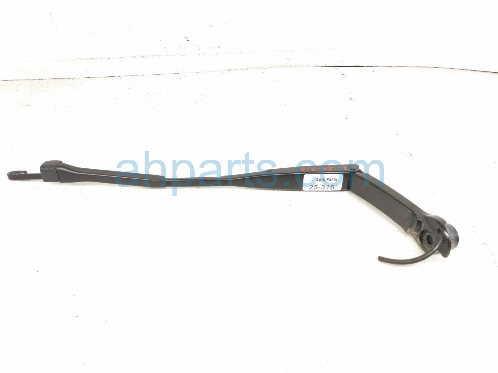 $19 Nissan LH WINDSHIELD WIPER ARM $19 Nissan LH WINDSHIELD WIPER ARM