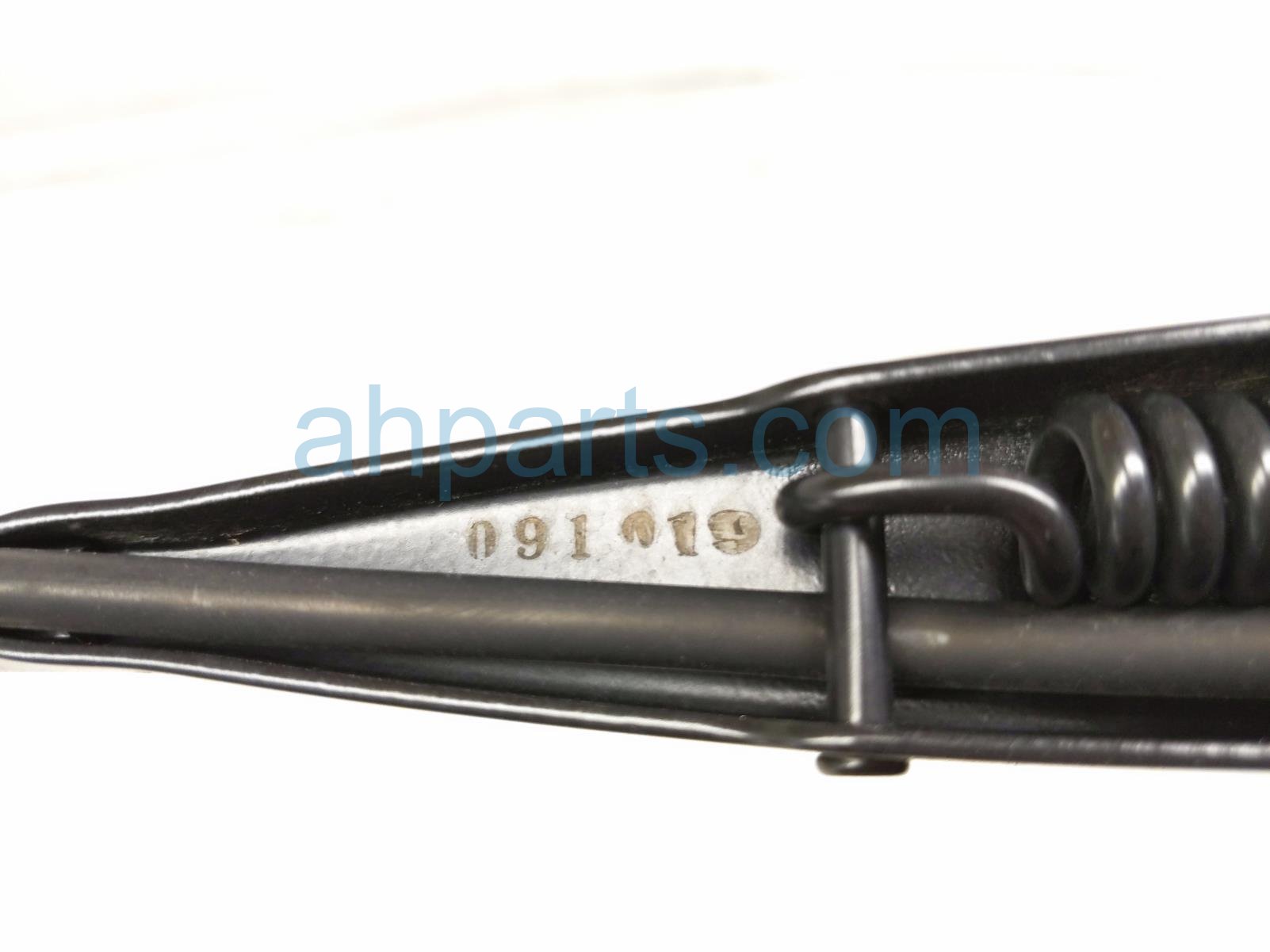 2021 Nissan Rogue Driver Windshield Wiper Arm 28881 6RR0A Replacement 2021 Nissan Rogue Driver Windshield Wiper Arm 28881 6RR0A Replacement thumbnail