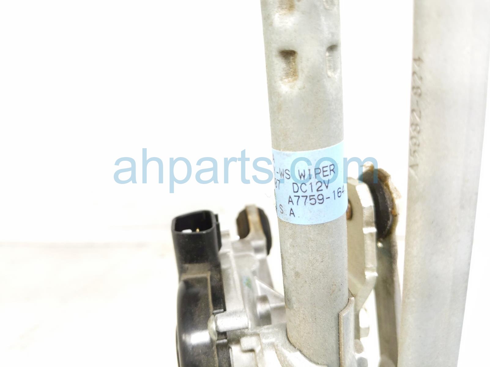 2021 Nissan Rogue Front Arms Windshield Wiper Motor W/arm Assy 28800 6RR0A Replacement 2021 Nissan Rogue Front Arms Windshield Wiper Motor W/arm Assy 28800 6RR0A Replacement thumbnail