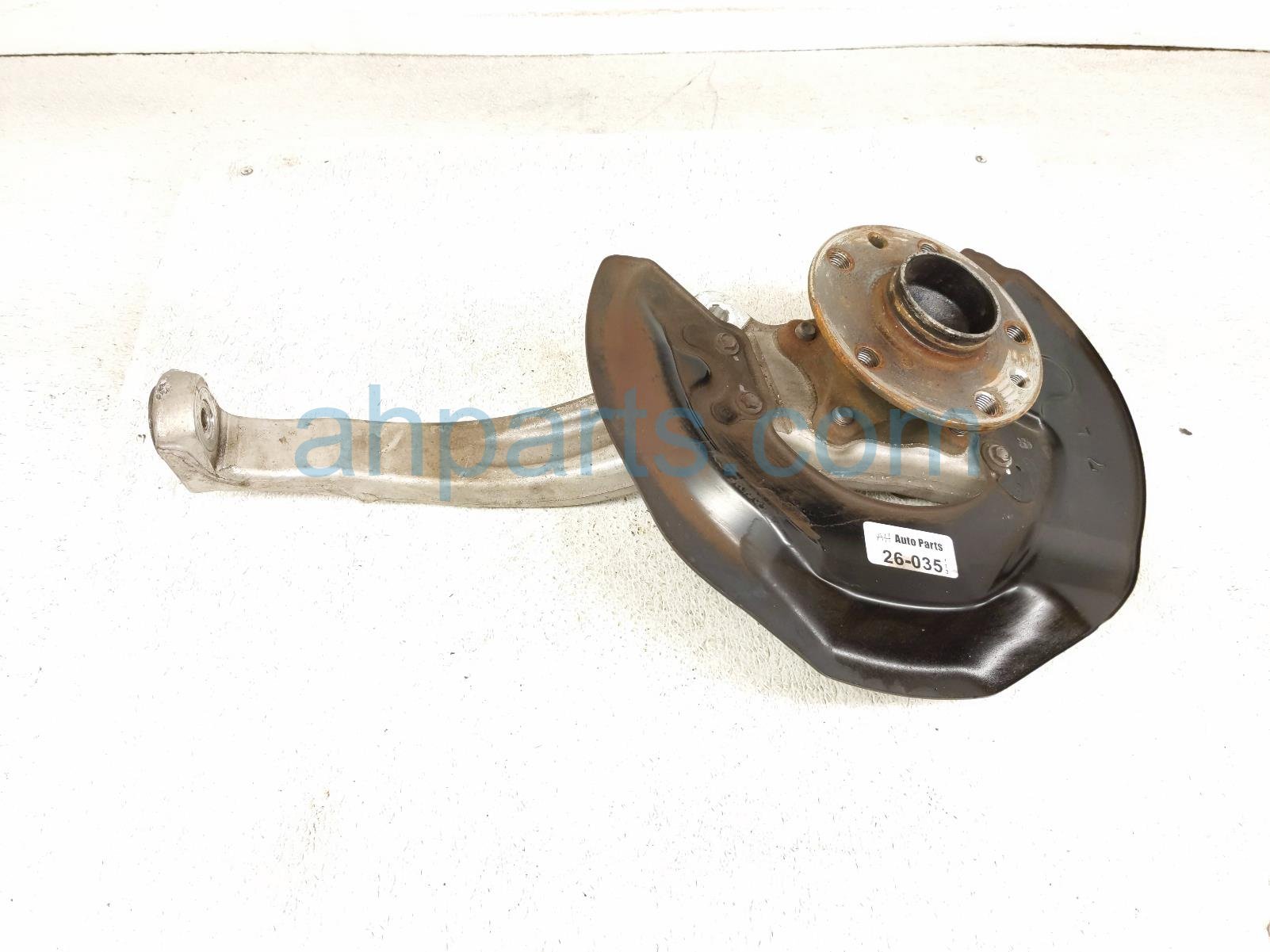 Lexus FR/LH SPINDLE KNUCKLE HUB - BASE RWD