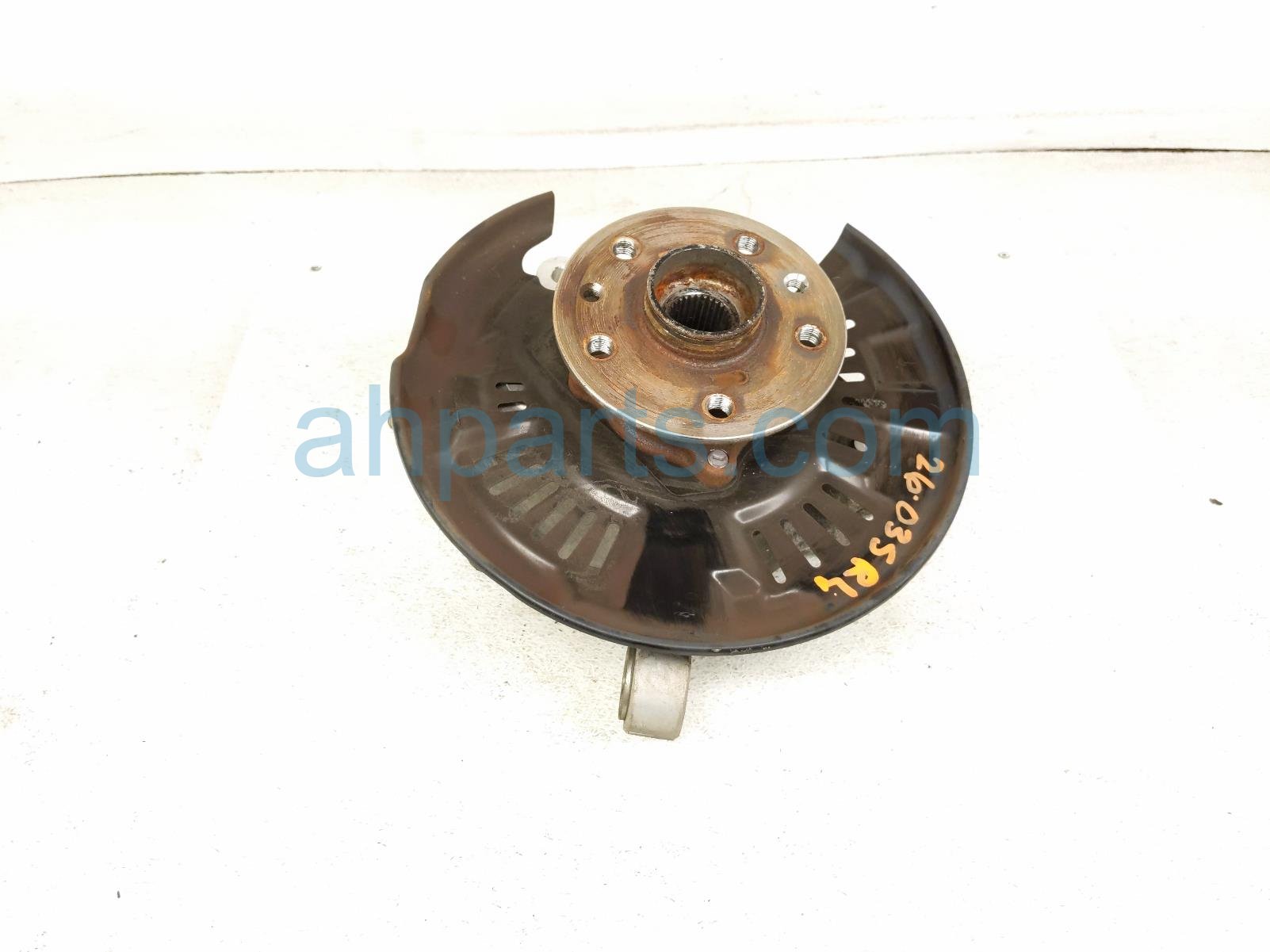 Lexus RR/LH SPINDLE KNUCKLE HUB
