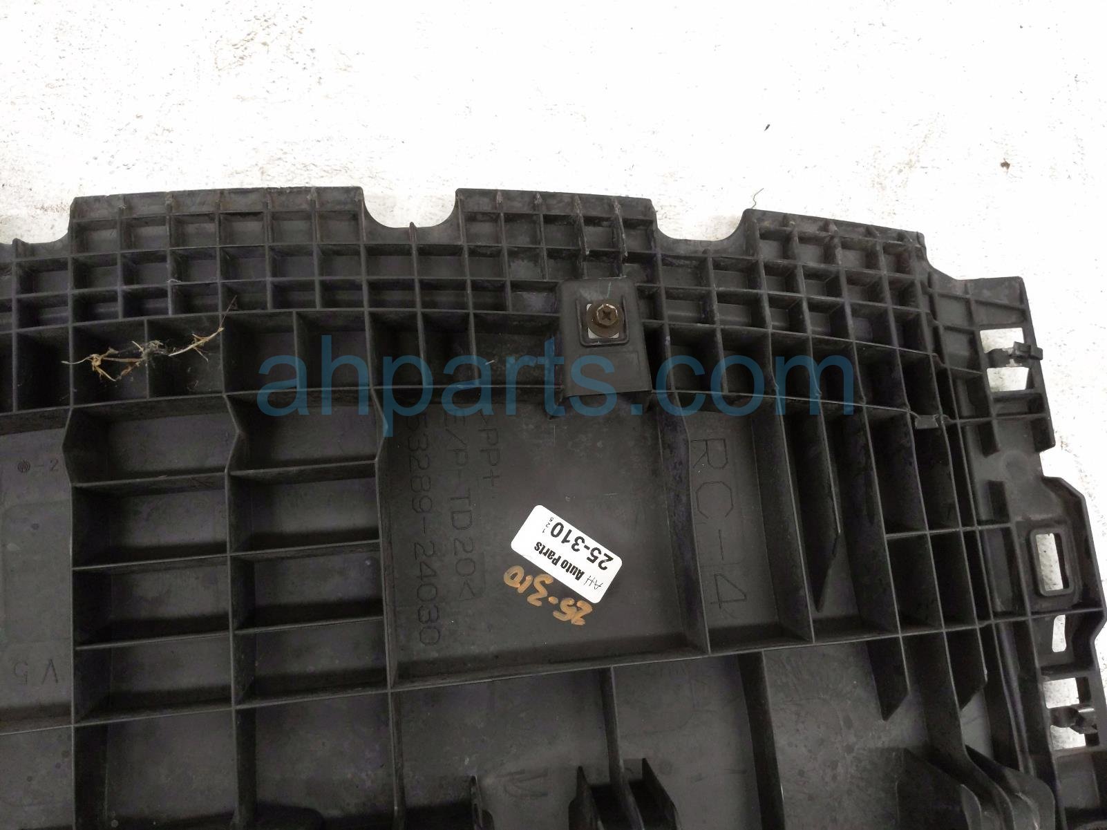 2016 Lexus Rc200t Front Radiator Sight Shield 53289 24030 Replacement 2016 Lexus Rc200t Front Radiator Sight Shield 53289 24030 Replacement thumbnail