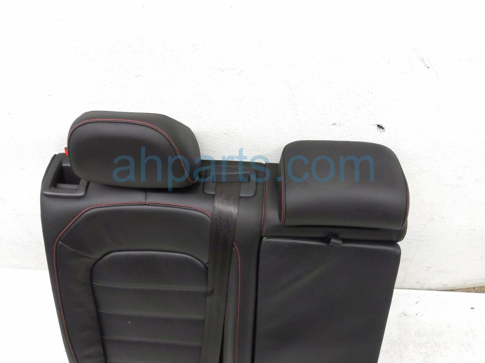 2018 Volkswagen Golf Gti Back (2nd Row) Rear Passenger Top Seat Cushion Blk W/red 5GM 885 806 BN BKV Replacement 2018 Volkswagen Golf Gti Back (2nd Row) Rear Passenger Top Seat Cushion Blk W/red 5GM 885 806 BN BKV Replacement thumbnail