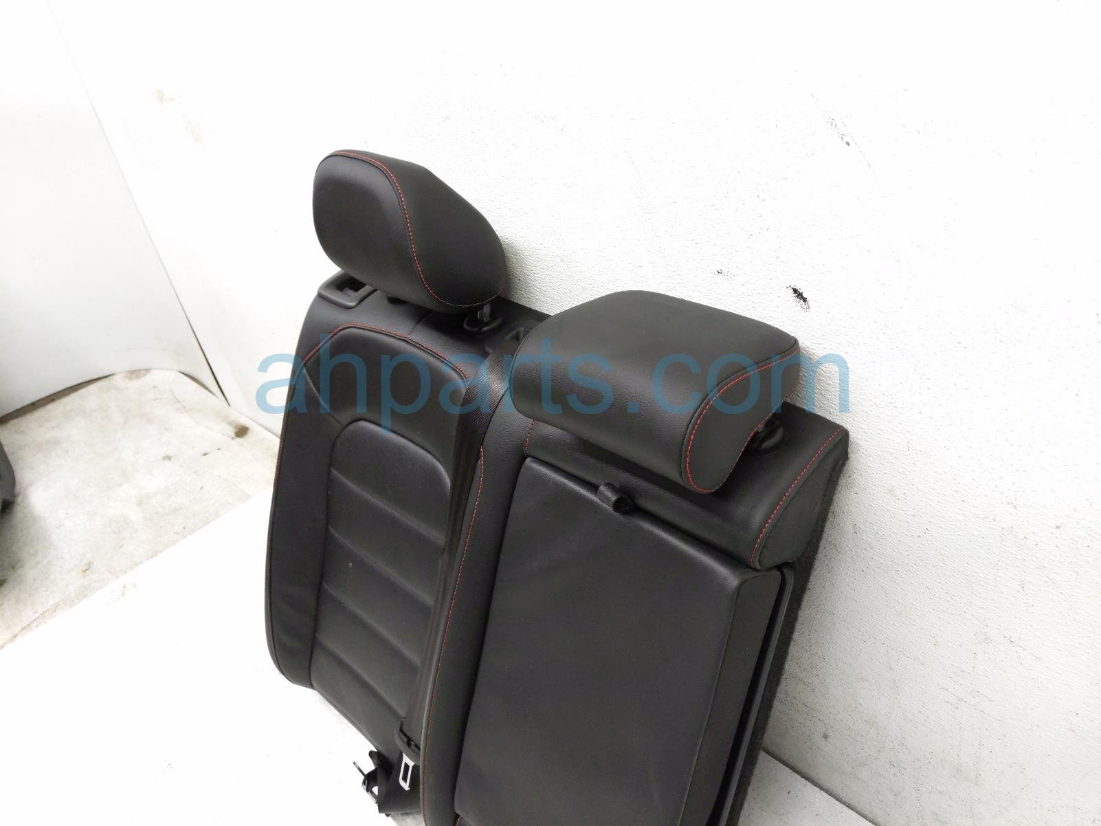 2018 Volkswagen Golf Gti Back (2nd Row) Rear Passenger Top Seat Cushion Blk W/red 5GM 885 806 BN BKV Replacement 2018 Volkswagen Golf Gti Back (2nd Row) Rear Passenger Top Seat Cushion Blk W/red 5GM 885 806 BN BKV Replacement thumbnail