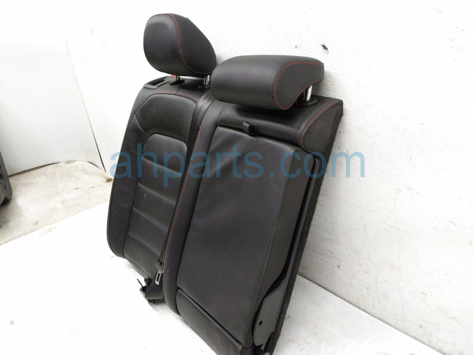 2018 Volkswagen Golf Gti Back (2nd Row) Rear Passenger Top Seat Cushion Blk W/red 5GM 885 806 BN BKV Replacement 2018 Volkswagen Golf Gti Back (2nd Row) Rear Passenger Top Seat Cushion Blk W/red 5GM 885 806 BN BKV Replacement thumbnail