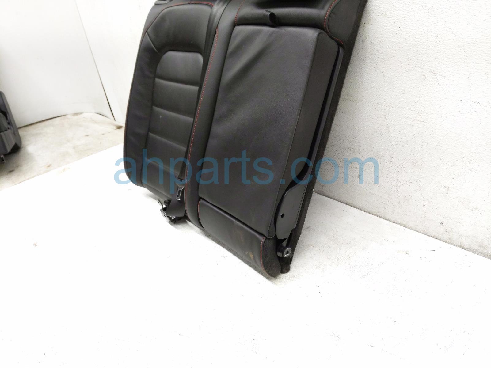 2018 Volkswagen Golf Gti Back (2nd Row) Rear Passenger Top Seat Cushion Blk W/red 5GM 885 806 BN BKV Replacement 2018 Volkswagen Golf Gti Back (2nd Row) Rear Passenger Top Seat Cushion Blk W/red 5GM 885 806 BN BKV Replacement thumbnail