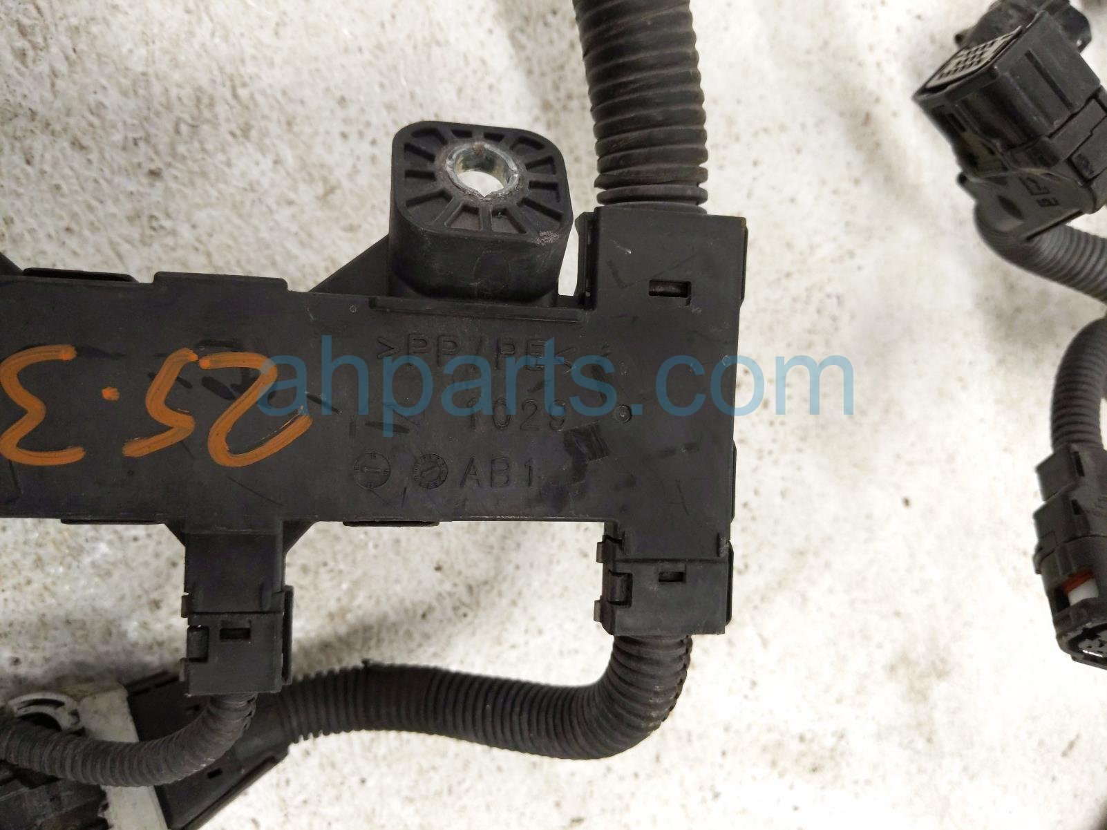 2019 Toyota Rav 4 Main Engine Wire Harness Hyb Awd 82111 0R491 Replacement 2019 Toyota Rav 4 Main Engine Wire Harness Hyb Awd 82111 0R491 Replacement thumbnail