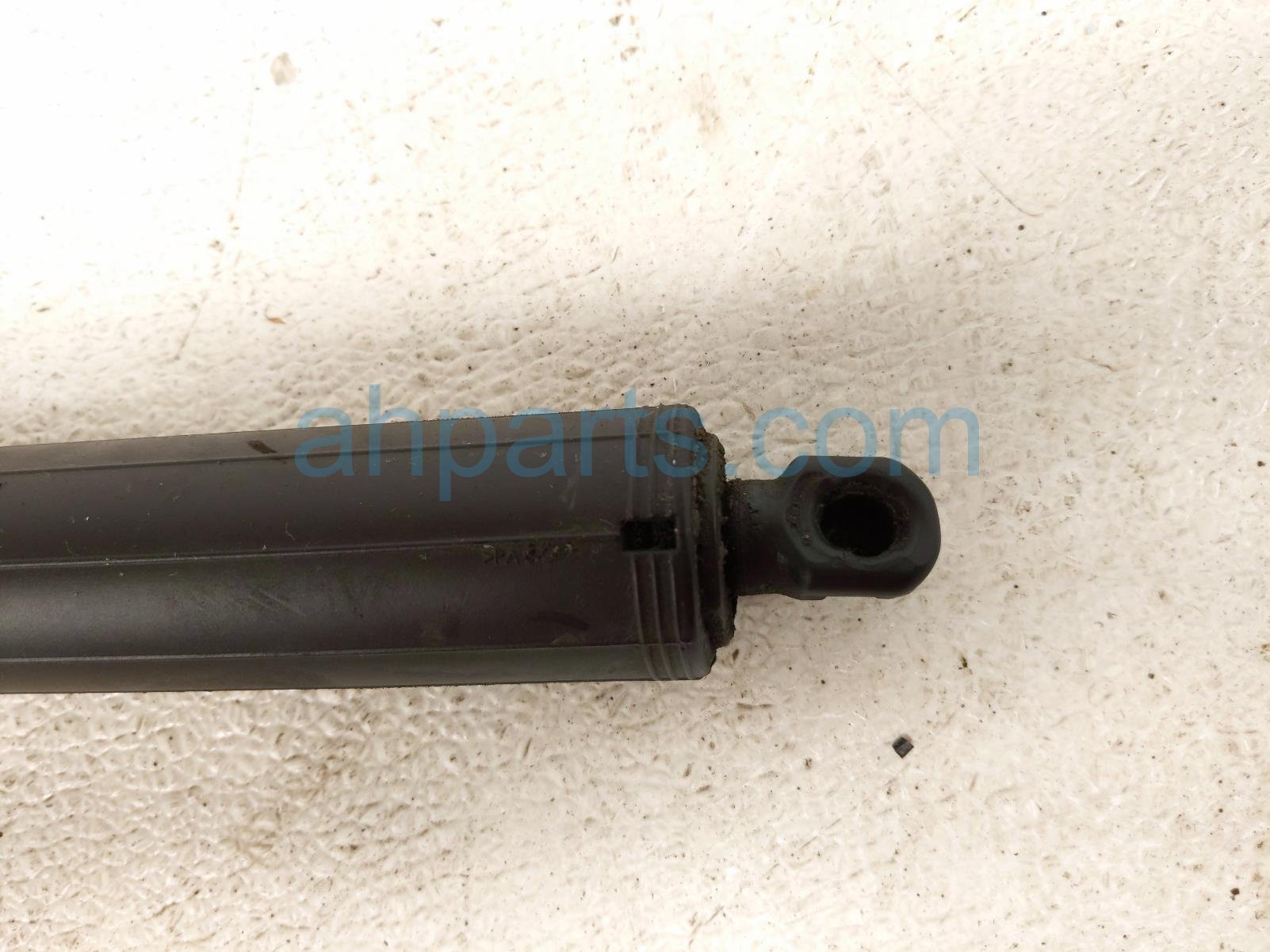 2023 Jeep Cherokee Rear Driver Power Liftgate Strut 68289846AC Replacement 2023 Jeep Cherokee Rear Driver Power Liftgate Strut 68289846AC Replacement thumbnail