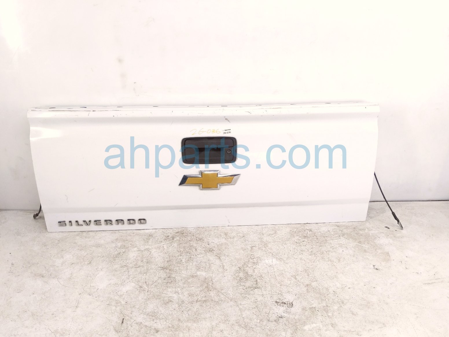 2016 Chevy Silverado 1500 Deck Trunk Lid Lift Gate / Tail Gate White 85685722 Replacement 2016 Chevy Silverado 1500 Deck Trunk Lid Lift Gate / Tail Gate White 85685722 Replacement thumbnail