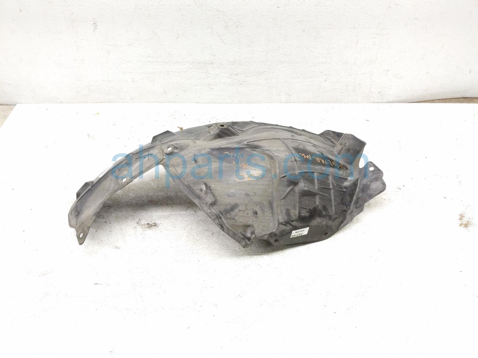 $49 Infiniti FR/RH REARWARD INNER FENDER LINER