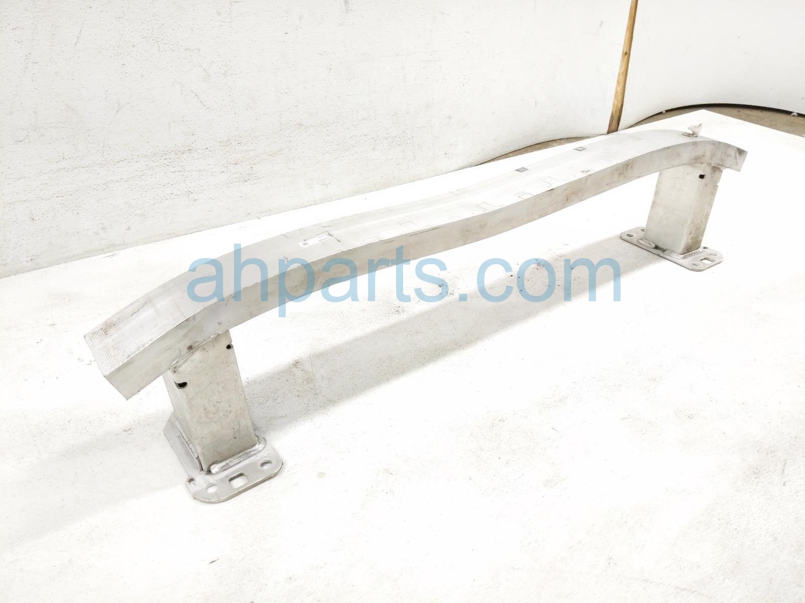 2023 Jeep Cherokee Beam Front Bumper Reinforcement Bar 68285642AA Replacement 2023 Jeep Cherokee Beam Front Bumper Reinforcement Bar 68285642AA Replacement thumbnail