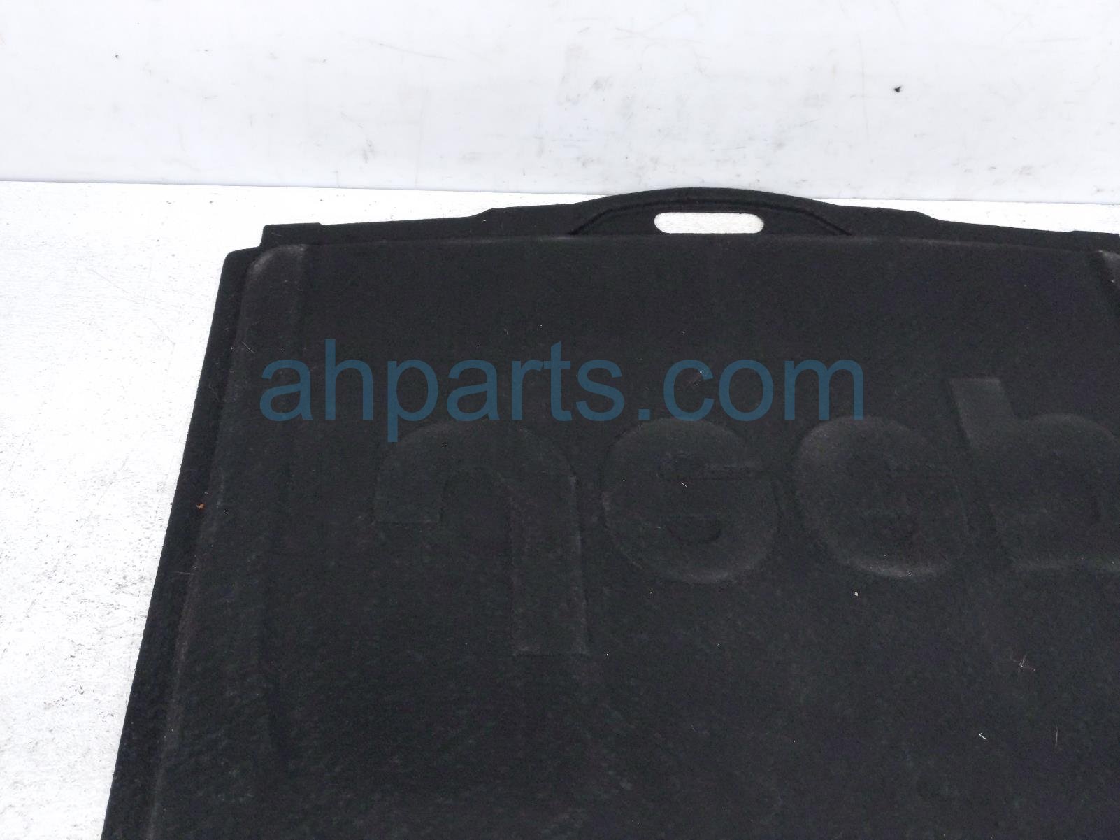 2018 Jeep Renegade Rear Cargo Floor Liner Panel Blk 5VW05LXHAA Replacement 2018 Jeep Renegade Rear Cargo Floor Liner Panel Blk 5VW05LXHAA Replacement thumbnail