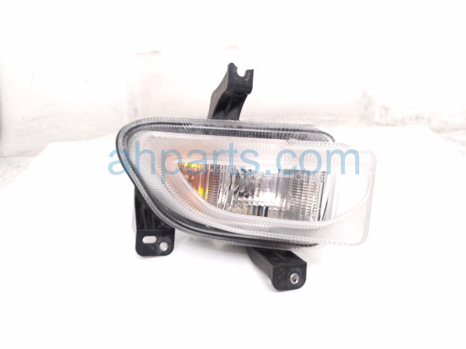 2018 Jeep Renegade Driver Fog Lamp / Daytime Running Light 68576891AA Replacement 2018 Jeep Renegade Driver Fog Lamp / Daytime Running Light 68576891AA Replacement thumbnail