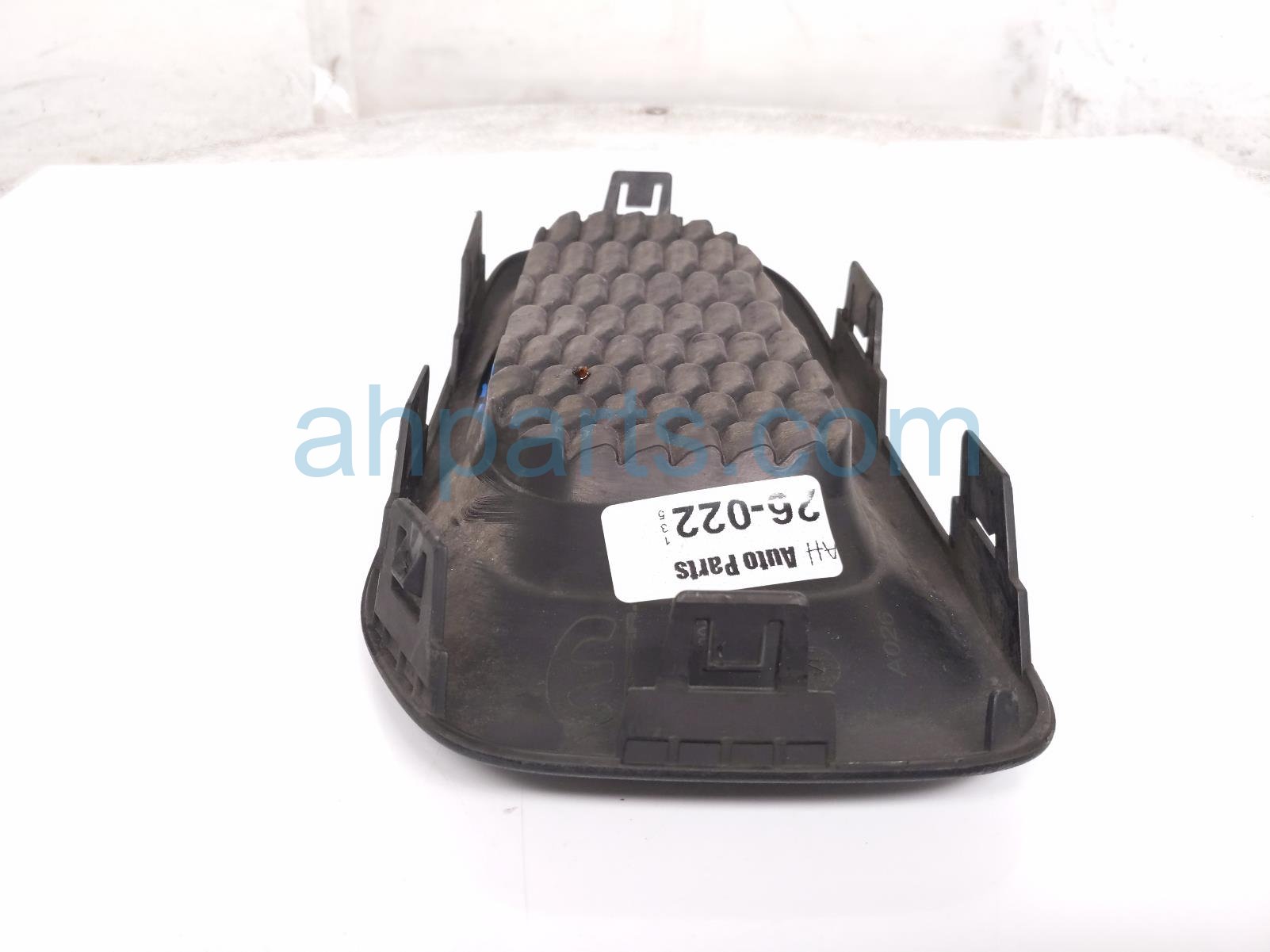 2018 Jeep Renegade Front Passenger Fog Lamp Bezel Grille blk 5XB27LXHAA Replacement 2018 Jeep Renegade Front Passenger Fog Lamp Bezel Grille blk 5XB27LXHAA Replacement thumbnail