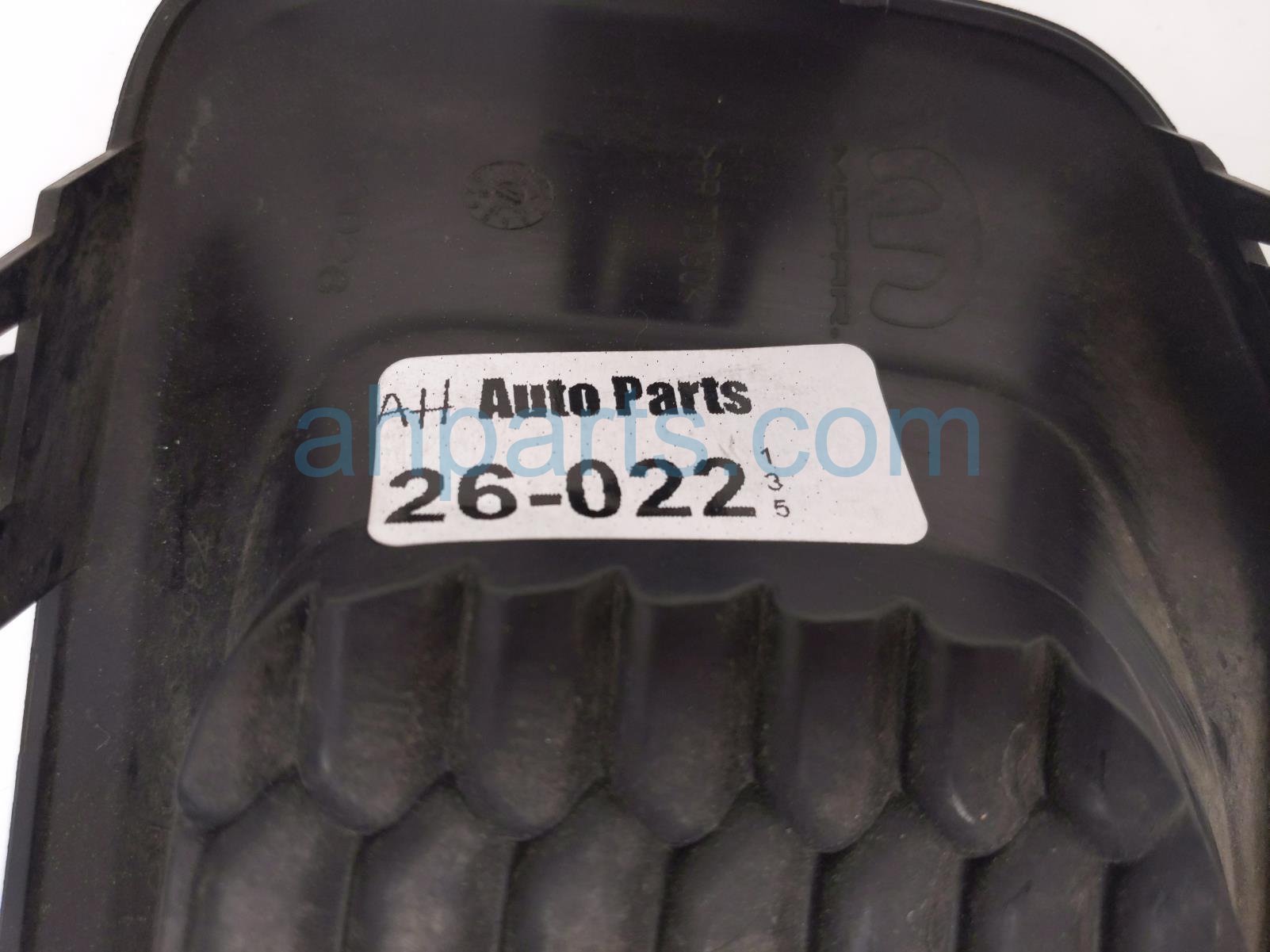 2018 Jeep Renegade Front Passenger Fog Lamp Bezel Grille blk 5XB27LXHAA Replacement 2018 Jeep Renegade Front Passenger Fog Lamp Bezel Grille blk 5XB27LXHAA Replacement thumbnail