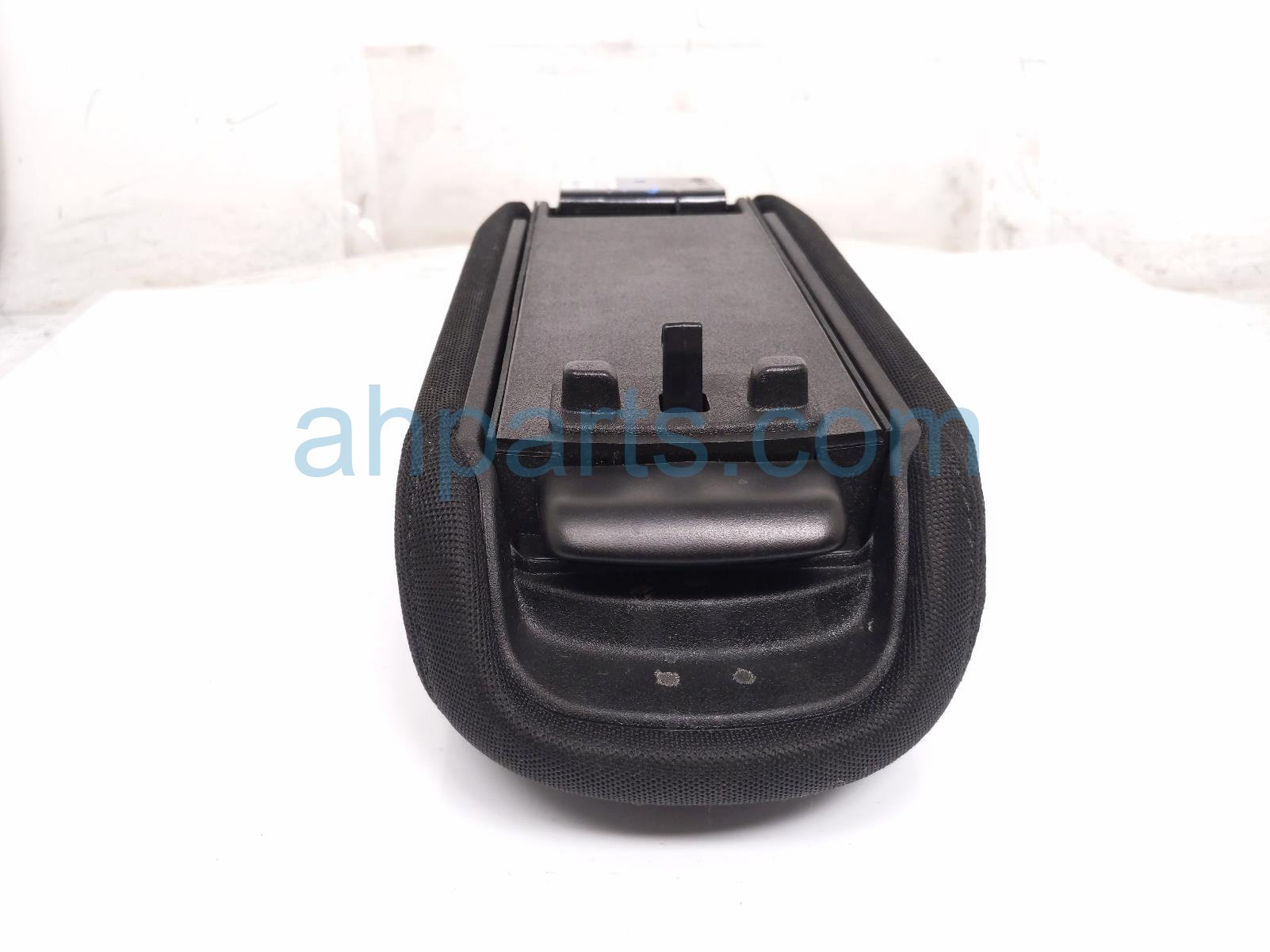 2018 Jeep Renegade Center Console Lid/armrest Black 6UR55LXHAA Replacement 2018 Jeep Renegade Center Console Lid/armrest Black 6UR55LXHAA Replacement thumbnail