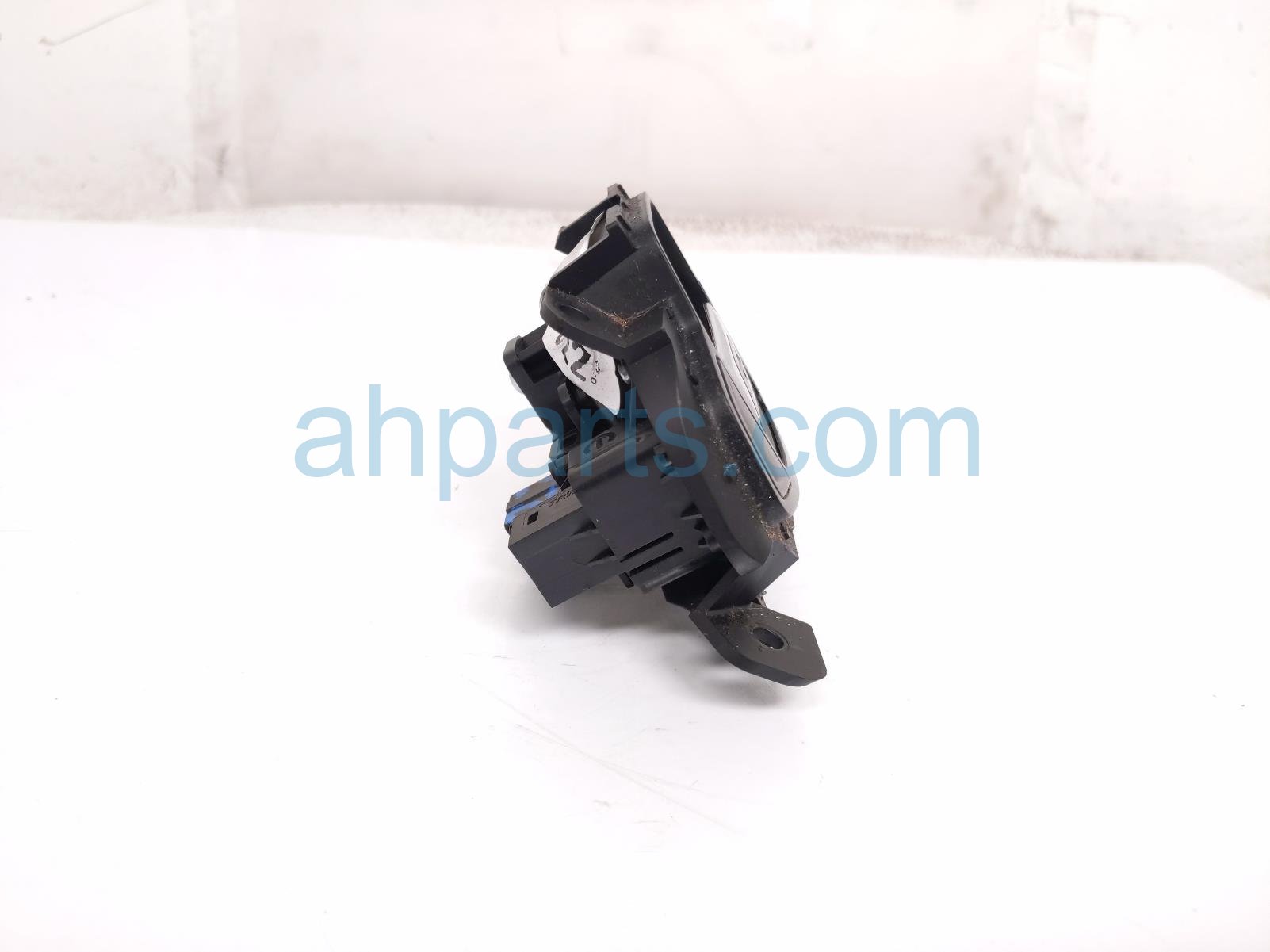 2018 Jeep Renegade Epb & Trac Sw Console Mtd 5VD56LXHAA Replacement 2018 Jeep Renegade Epb & Trac Sw Console Mtd 5VD56LXHAA Replacement thumbnail