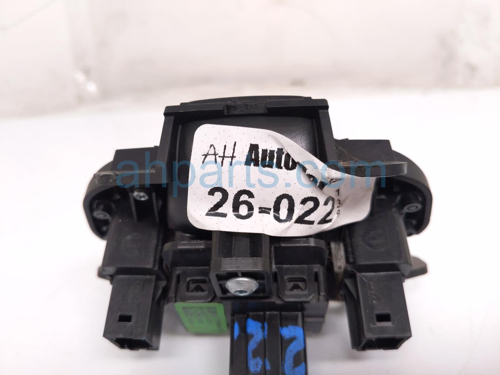 2018 Jeep Renegade Epb & Trac Sw Console Mtd 5VD56LXHAA Replacement 2018 Jeep Renegade Epb & Trac Sw Console Mtd 5VD56LXHAA Replacement thumbnail