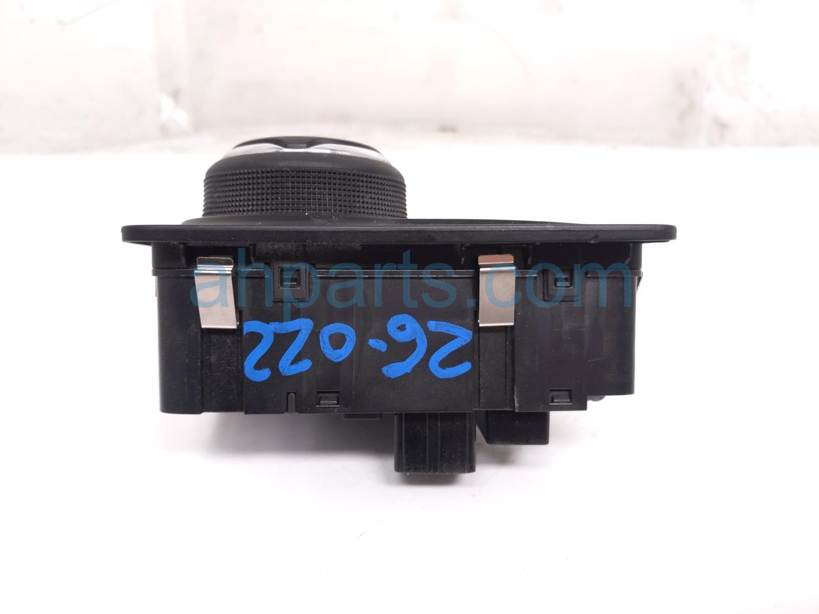 2018 Jeep Renegade Epb & Trac Sw Console Mtd 6UP11LXHAA Replacement 2018 Jeep Renegade Epb & Trac Sw Console Mtd 6UP11LXHAA Replacement thumbnail