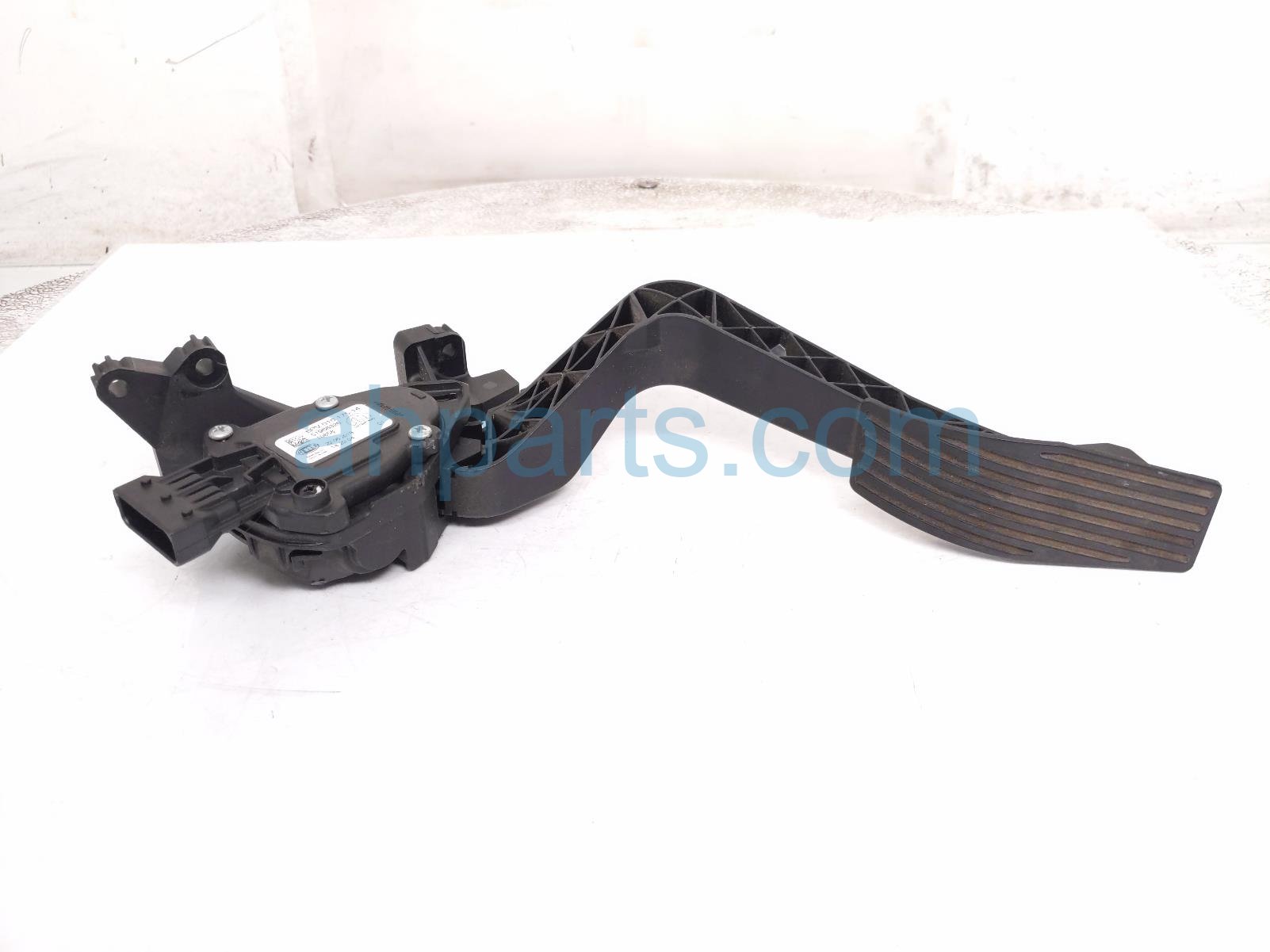 2018 Jeep Renegade Gas / Accelerator Pedal Assy Fl 68574341AA Replacement 2018 Jeep Renegade Gas / Accelerator Pedal Assy Fl 68574341AA Replacement thumbnail