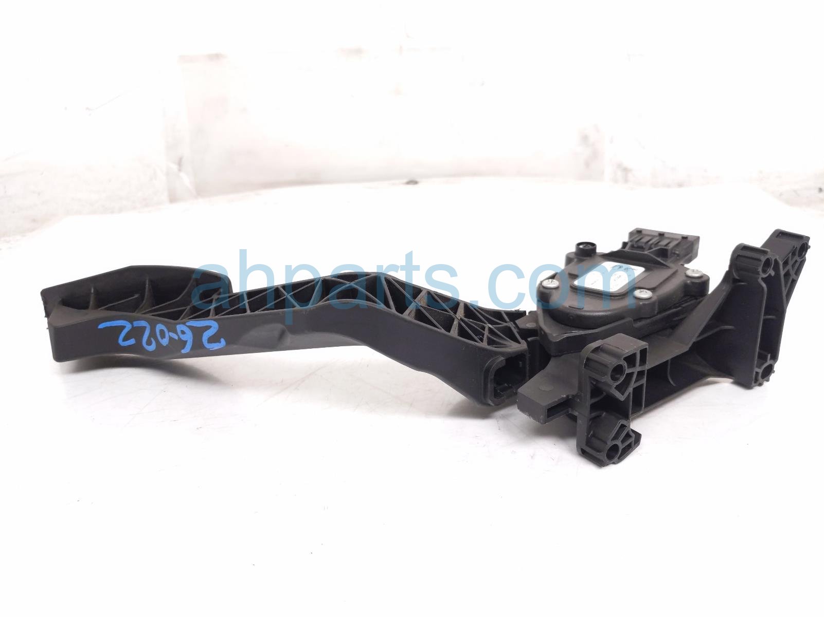 2018 Jeep Renegade Gas / Accelerator Pedal Assy Fl 68574341AA Replacement 2018 Jeep Renegade Gas / Accelerator Pedal Assy Fl 68574341AA Replacement thumbnail