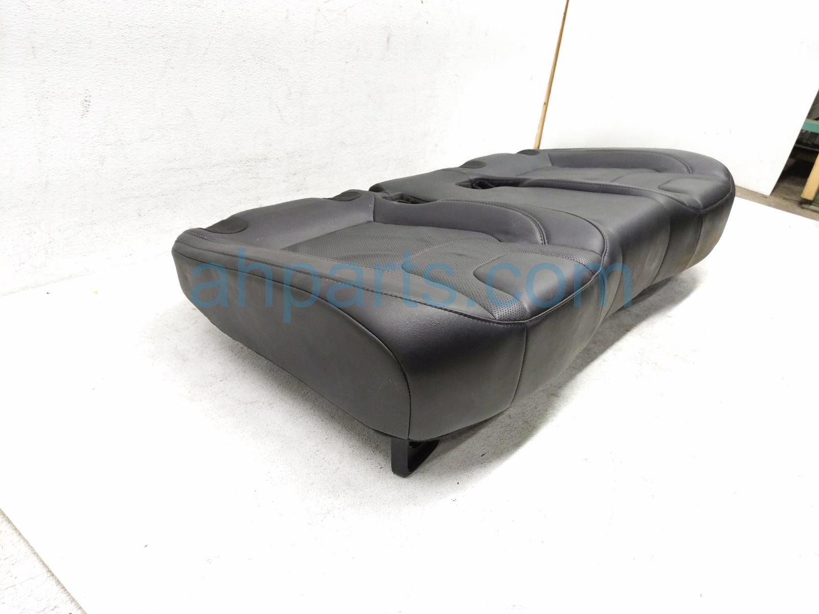 2023 Jeep Cherokee Back (2nd Row) Rear Lower Seat Cushion Black 6ST48LR5AE Replacement 2023 Jeep Cherokee Back (2nd Row) Rear Lower Seat Cushion Black 6ST48LR5AE Replacement thumbnail