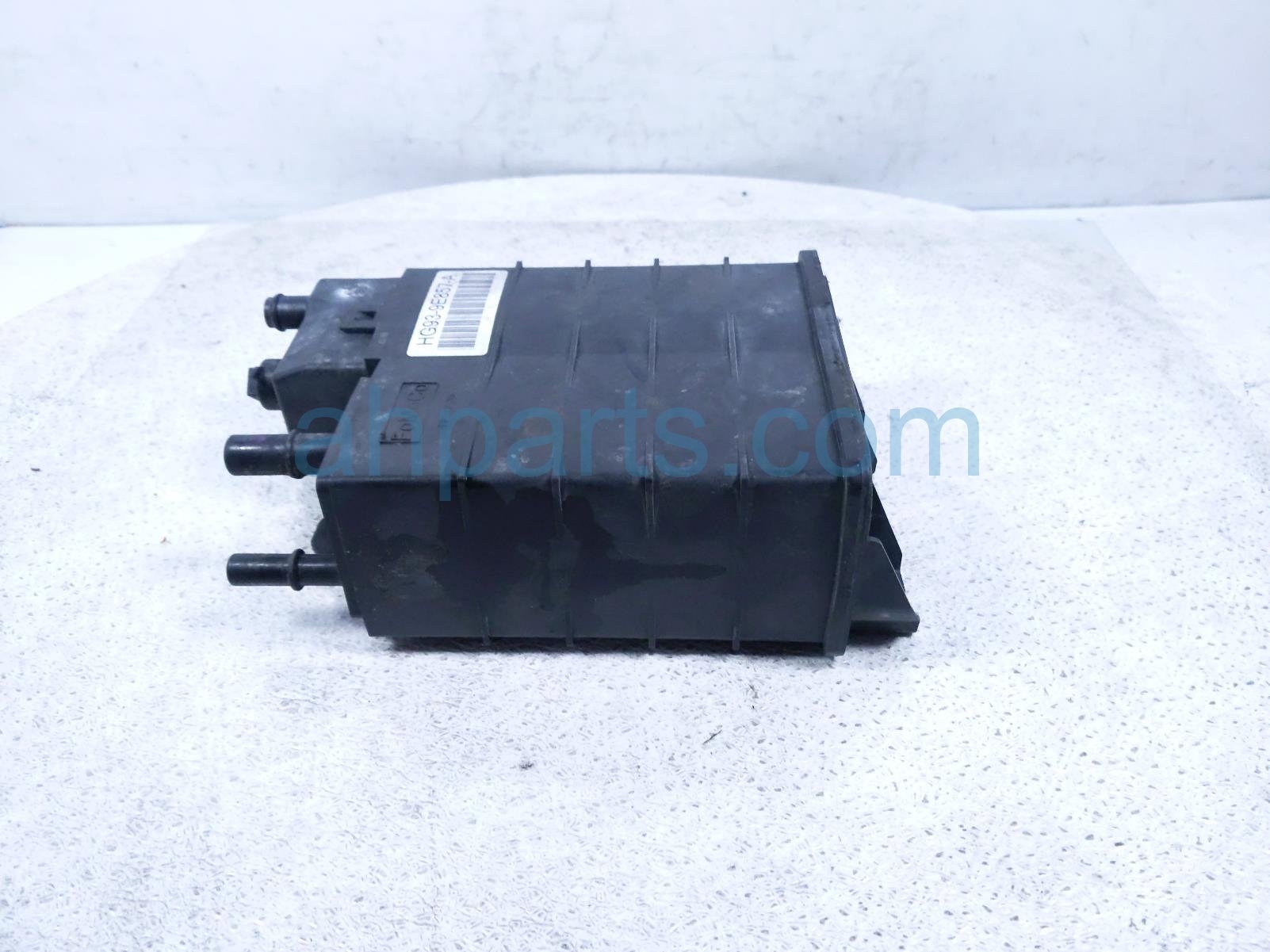 2017 Ford Fusion Fuel Vapor Charcoal Canister 2.0t GU5Z 9D653 G Replacement 2017 Ford Fusion Fuel Vapor Charcoal Canister 2.0t GU5Z 9D653 G Replacement thumbnail