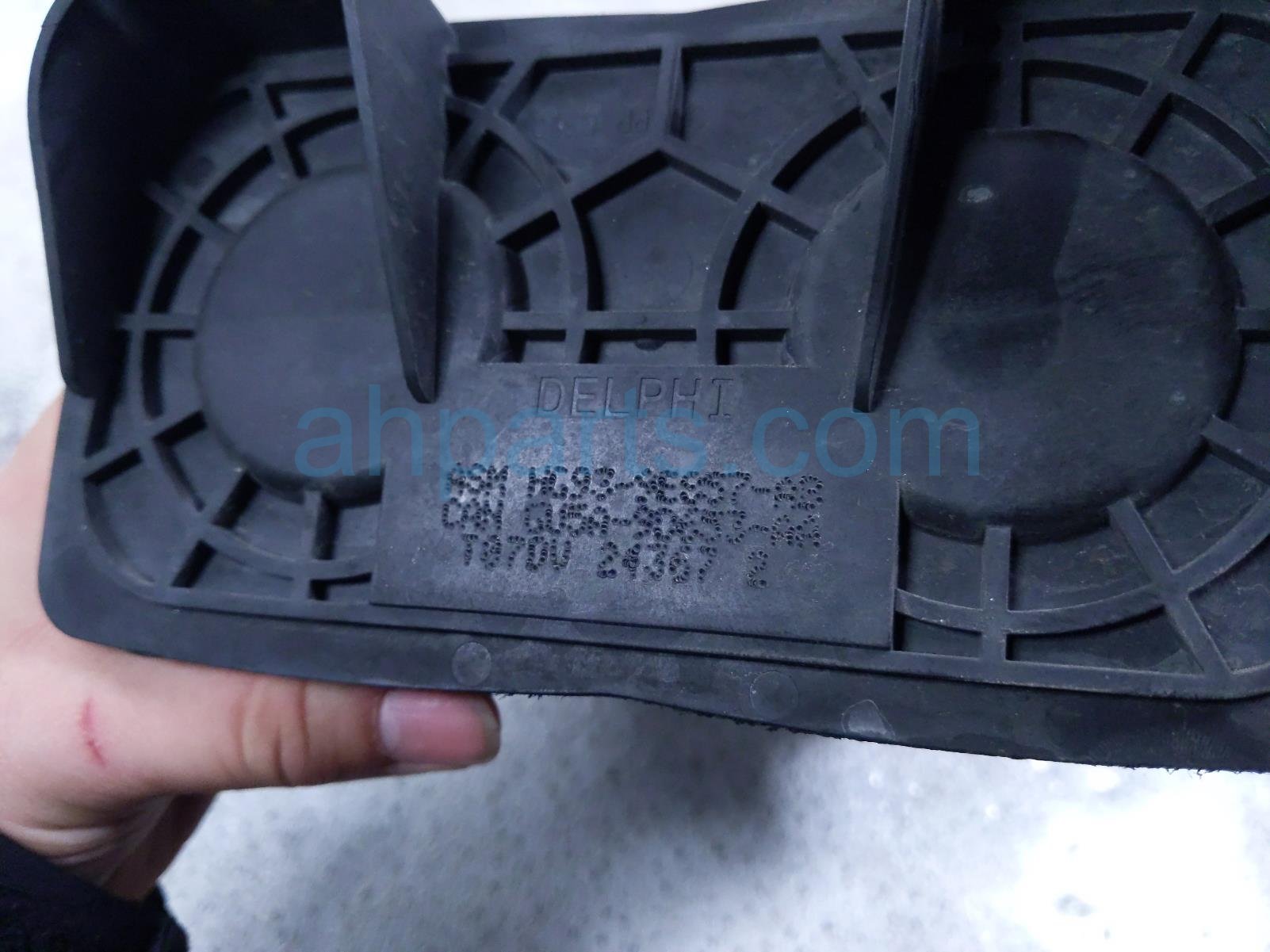 2017 Ford Fusion Fuel Vapor Charcoal Canister 2.0t GU5Z 9D653 G Replacement 2017 Ford Fusion Fuel Vapor Charcoal Canister 2.0t GU5Z 9D653 G Replacement thumbnail