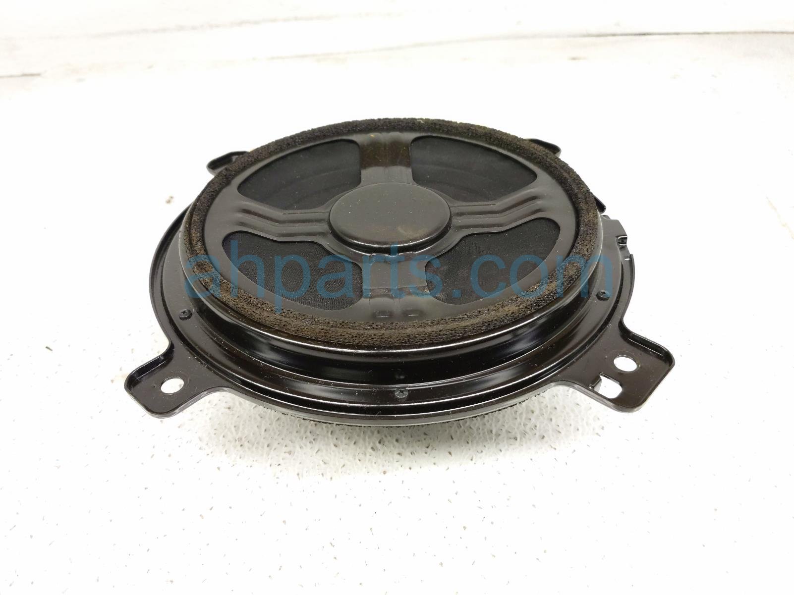 2019 Honda Insight Cargo Area Speaker / Woofer 39120 TVA A71 Replacement 2019 Honda Insight Cargo Area Speaker / Woofer 39120 TVA A71 Replacement thumbnail