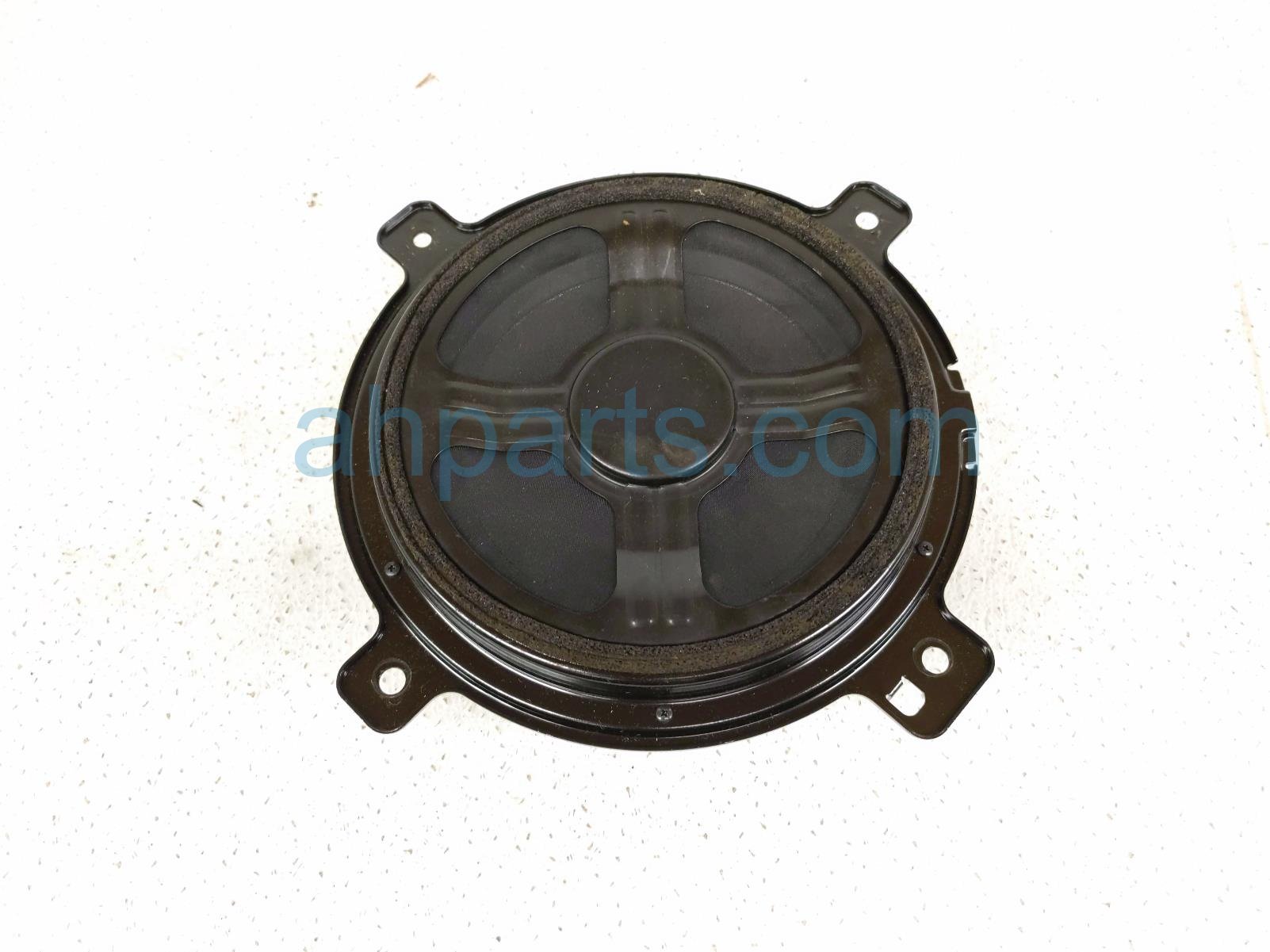 2019 Honda Insight Cargo Area Speaker / Woofer 39120 TVA A71 Replacement 2019 Honda Insight Cargo Area Speaker / Woofer 39120 TVA A71 Replacement thumbnail