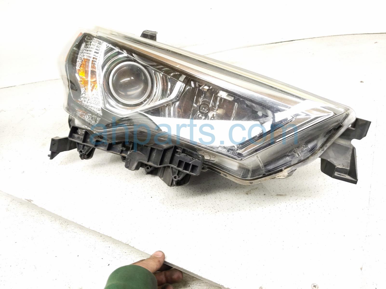 2016 Toyota 4 Runner Headlight Driver Headlamp / Light 81170 35571 Replacement 2016 Toyota 4 Runner Headlight Driver Headlamp / Light 81170 35571 Replacement thumbnail