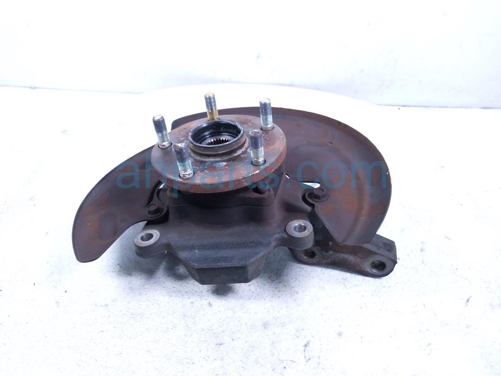 Subaru FR/LH SPINDLE KNUCKLE HUB